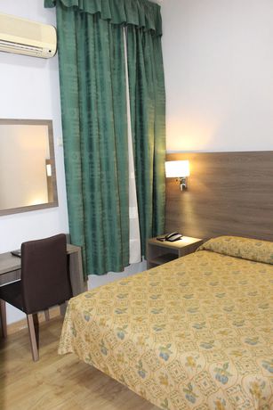 Imagen de la habitación del Hotel Nacional, Melilla. Foto 6