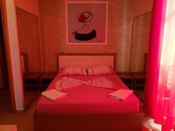Imagen de la habitación del Hotel Nacional, Uji i Ftoht&euml; (Vlor&euml;). Foto 3