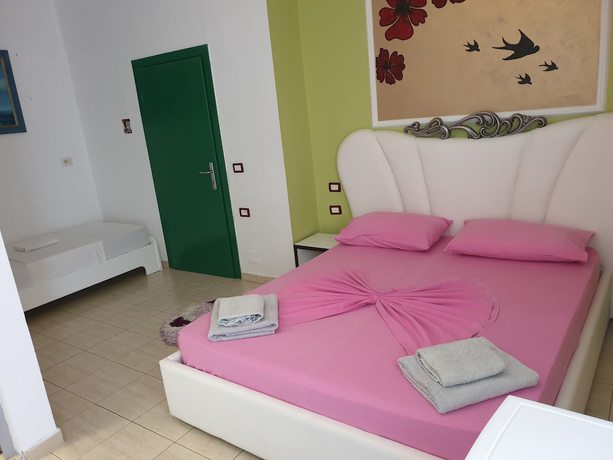 Imagen de la habitación del Hotel Nacional, Uji i Ftoht&euml; (Vlor&euml;). Foto 11