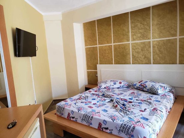 Imagen de la habitación del Hotel Nacional, Uji i Ftoht&euml; (Vlor&euml;). Foto 14