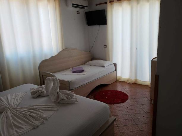 Imagen de la habitación del Hotel Nacional, Uji i Ftoht&euml; (Vlor&euml;). Foto 16