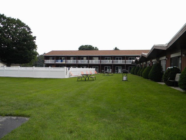 Imagen de los exteriores del Hotel Nader\'s Motel and Suites. Foto 14