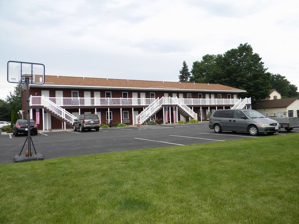 Imagen de los exteriores del Hotel Nader\'s Motel and Suites. Foto 16