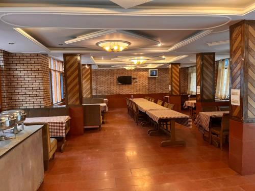 Imagen general del Hotel Nadi Kinare , Mall Road Manali - A Riverside Resort. Foto 2