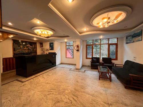 Imagen general del Hotel Nadi Kinare , Mall Road Manali - A Riverside Resort. Foto 8