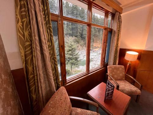 Imagen general del Hotel Nadi Kinare , Mall Road Manali - A Riverside Resort. Foto 14