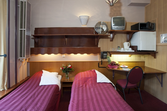 Imagen de la habitación del Hotel Nadia. Foto 5