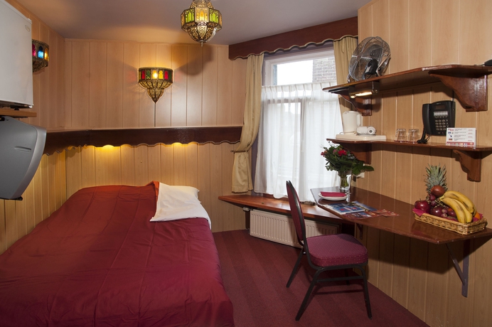 Imagen de la habitación del Hotel Nadia. Foto 7