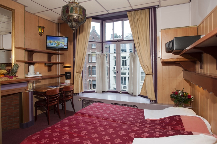 Imagen de la habitación del Hotel Nadia. Foto 9