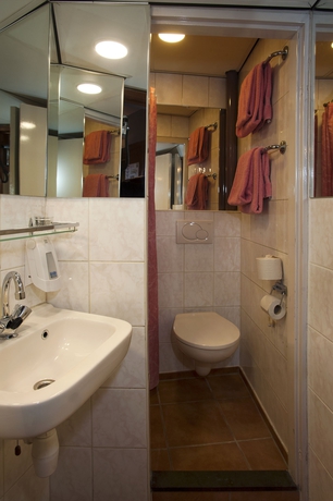 Imagen de la habitación del Hotel Nadia. Foto 10