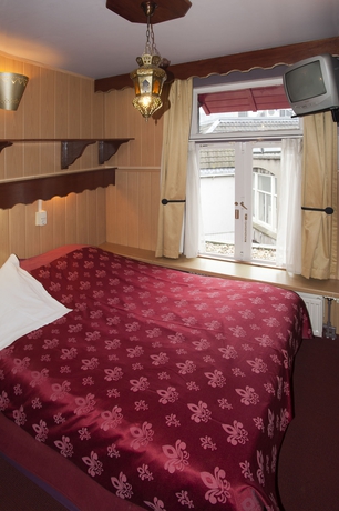 Imagen de la habitación del Hotel Nadia. Foto 12