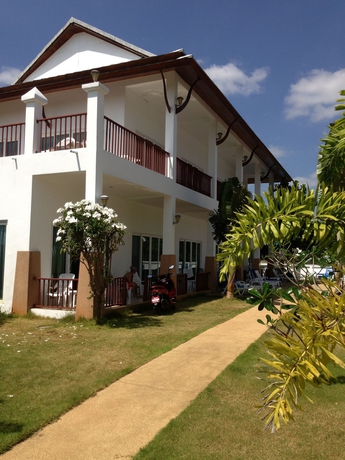 Imagen de los exteriores del Hotel Nadivana Serviced Apartments. Foto 3