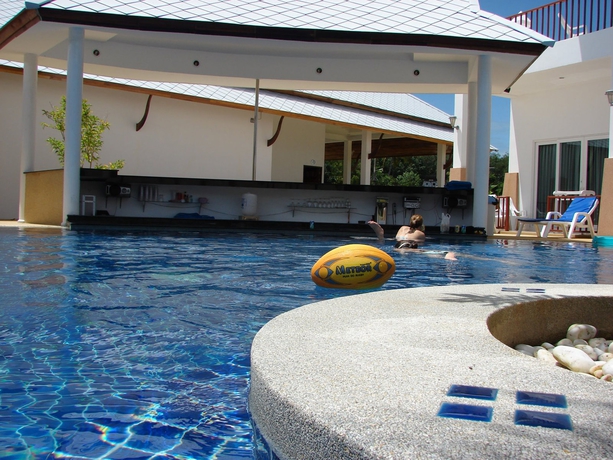Imagen de la piscina del Hotel Nadivana Serviced Apartments. Foto 14