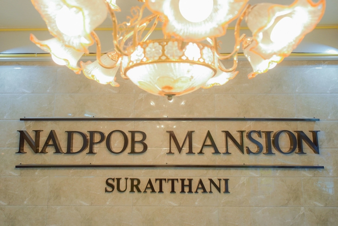 Imagen de los interiores del Hotel Nadpob Mansion, Surat Thani. Foto 18