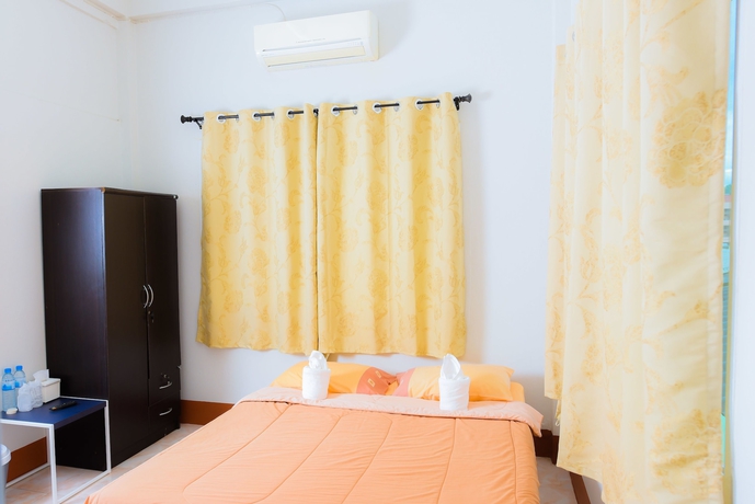 Imagen de la habitación del Hotel Nadpob Mansion, Surat Thani. Foto 10