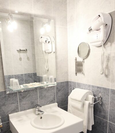 Imagen de la habitación del Hotel Na&eacute;co Erdeven. Foto 14