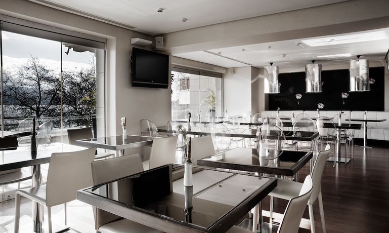 Imagen del bar/restaurante del Hotel Nafs, Naupacto. Foto 4