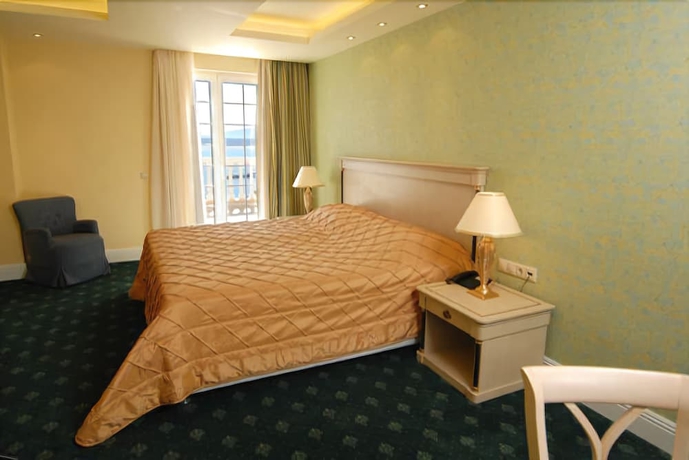 Imagen de la habitación del Hotel Nafsika Palace. Foto 9