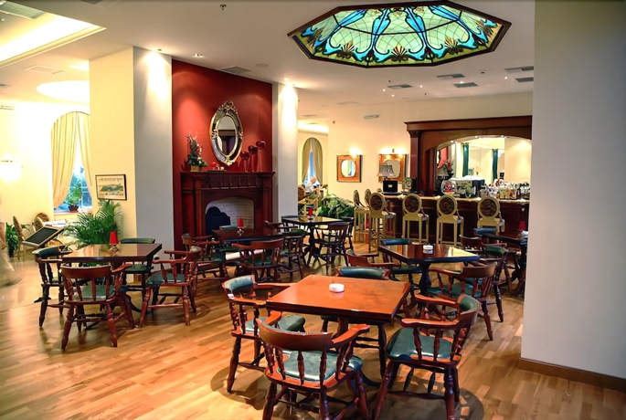 Imagen del bar/restaurante del Hotel Nafsika Palace. Foto 4