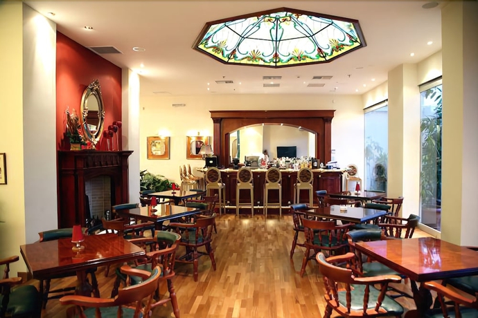 Imagen del bar/restaurante del Hotel Nafsika Palace. Foto 5