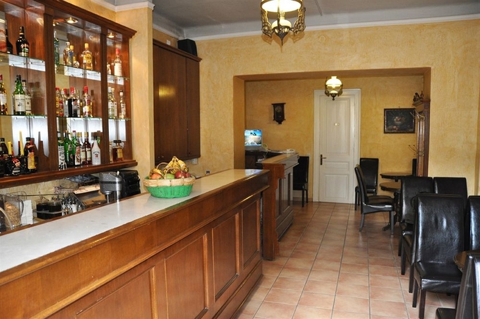 Imagen del bar/restaurante del Hotel Nafsimedon. Foto 4