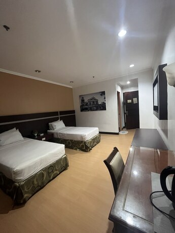 Imagen de la habitación del Hotel Naga Regent. Foto 27