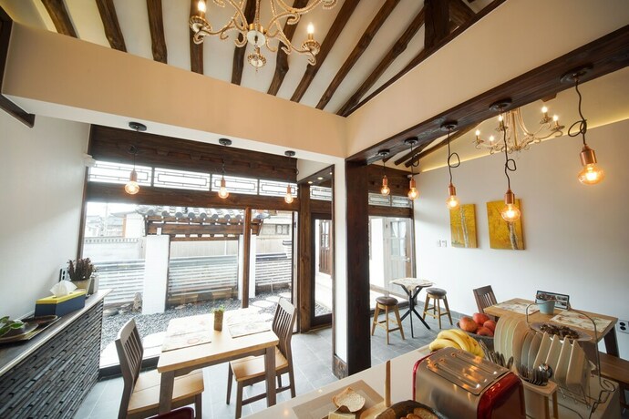 Imagen del bar/restaurante del Hotel Naganjae. Foto 17