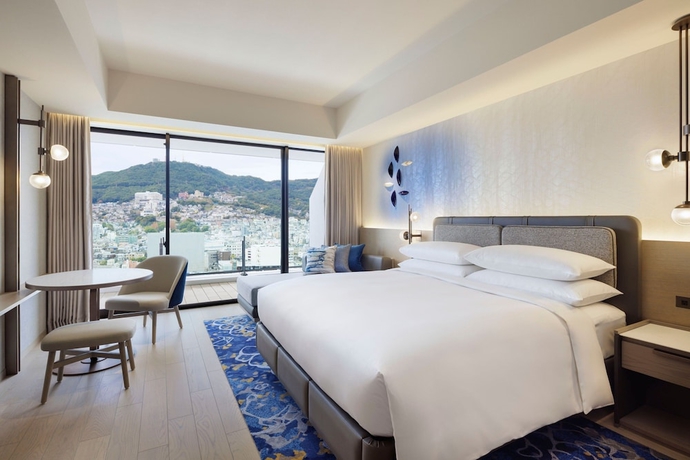 Imagen de la habitación del Hotel Nagasaki Marriott. Foto 12