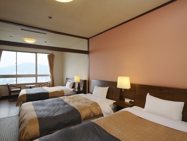 Imagen de la habitación del Hotel Nagasaki Nisshokan. Foto 12