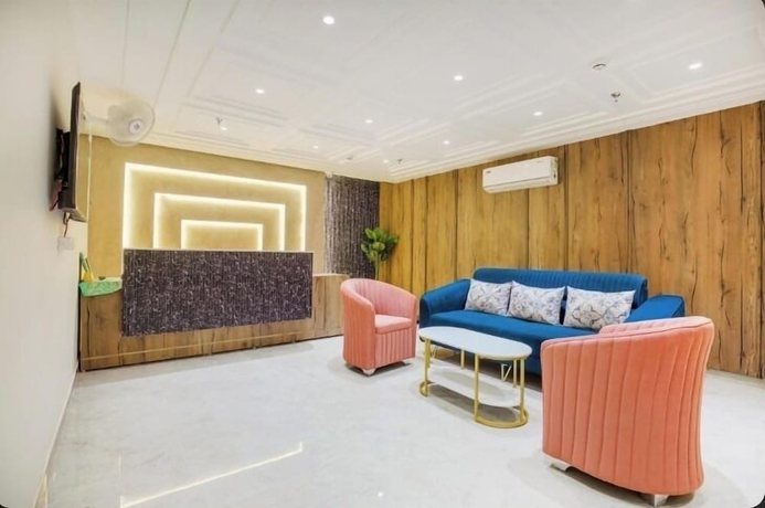 Imagen de los interiores del Hotel Nagina Heights. Foto 9