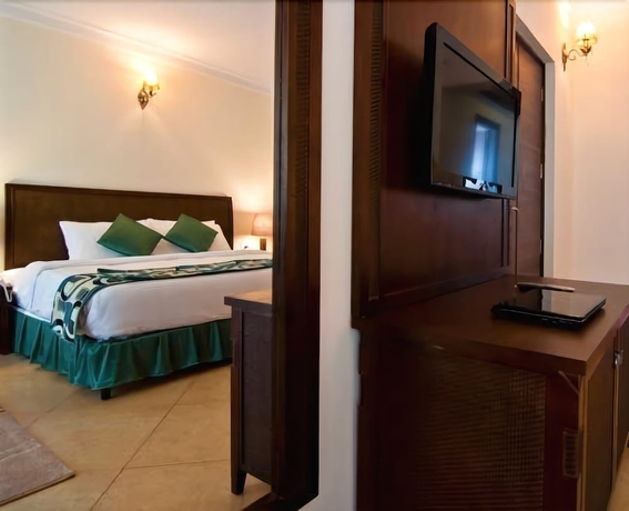Imagen de la habitación del Hotel Nagoa Grande. Foto 8
