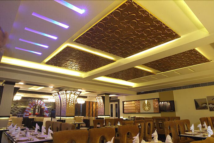 Imagen del bar/restaurante del Hotel Nagpal Regency. Foto 5