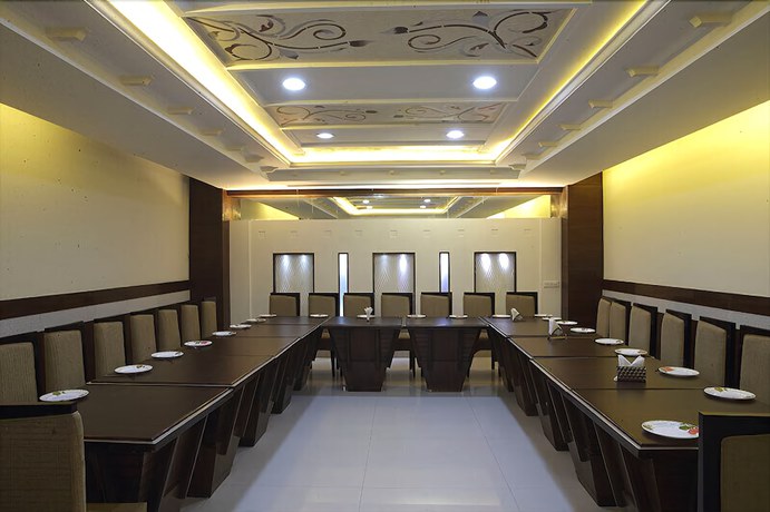 Imagen de los interiores del Hotel Nagpal Regency. Foto 18