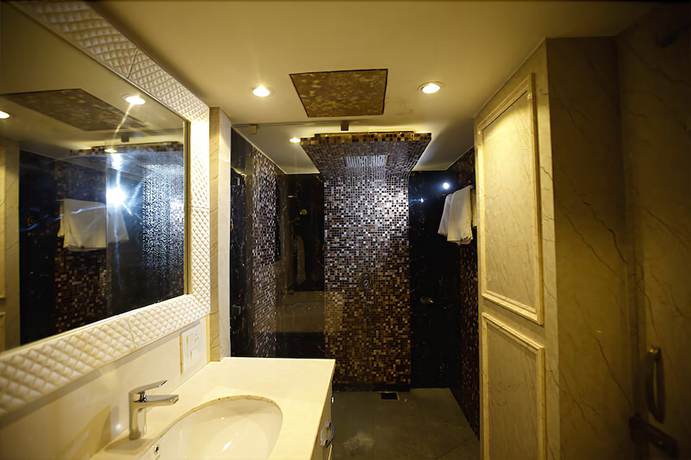 Imagen de la habitación del Hotel Nagpal Regency. Foto 11