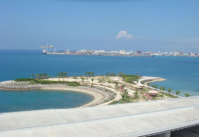 Imagen del bar/restaurante del Hotel Naha Beach Side. Foto 3