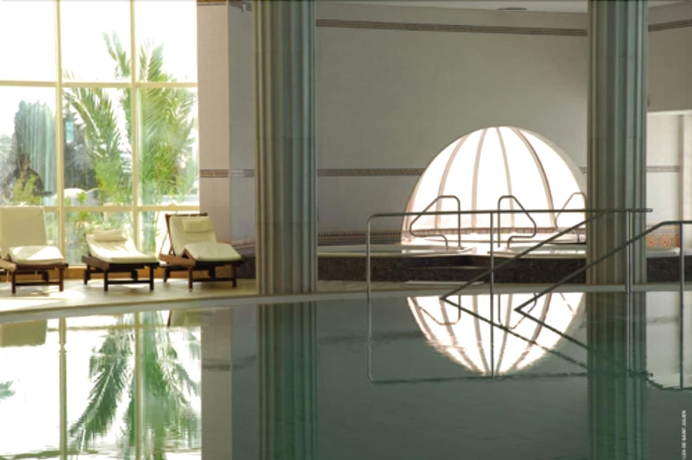 Imagen de la piscina del Hotel Nahrawess Resort & Thalasso. Foto 17