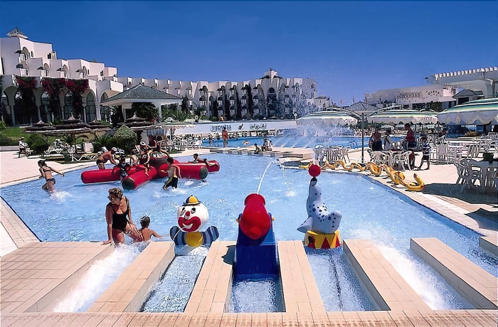 Imagen de la piscina del Hotel Nahrawess Resort & Thalasso. Foto 18