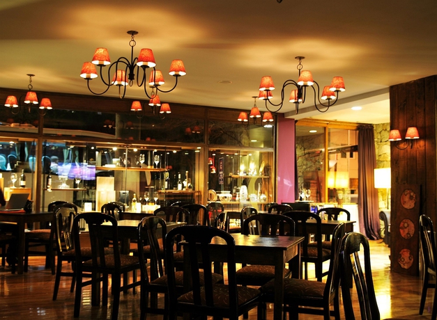 Imagen del bar/restaurante del Hotel Nahuel Huapi. Foto 2