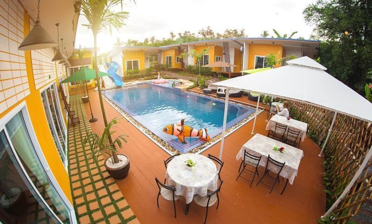 Imagen de la piscina del Hotel Nai C Resort. Foto 17