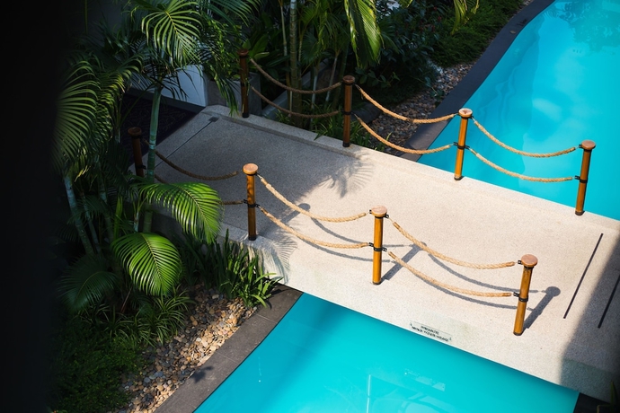 Imagen de la piscina del Hotel Nai Ya. Foto 18