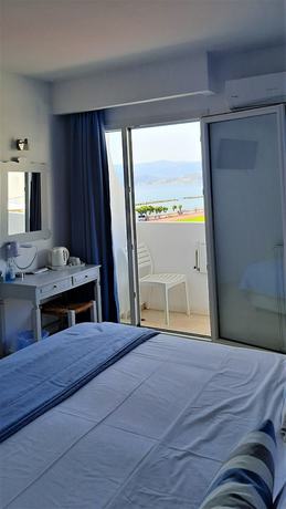 Imagen de la habitación del Hotel Naiades Marina. Foto 9