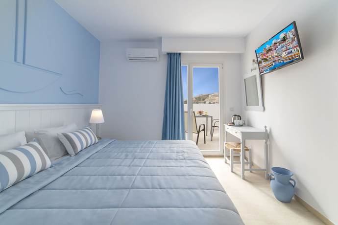 Imagen de la habitación del Hotel Naiades Marina. Foto 16