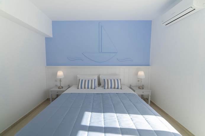 Imagen de la habitación del Hotel Naiades Marina. Foto 17