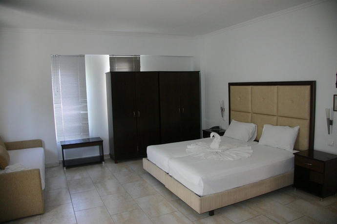 Imagen de la habitación del Hotel Naias Beach. Foto 5