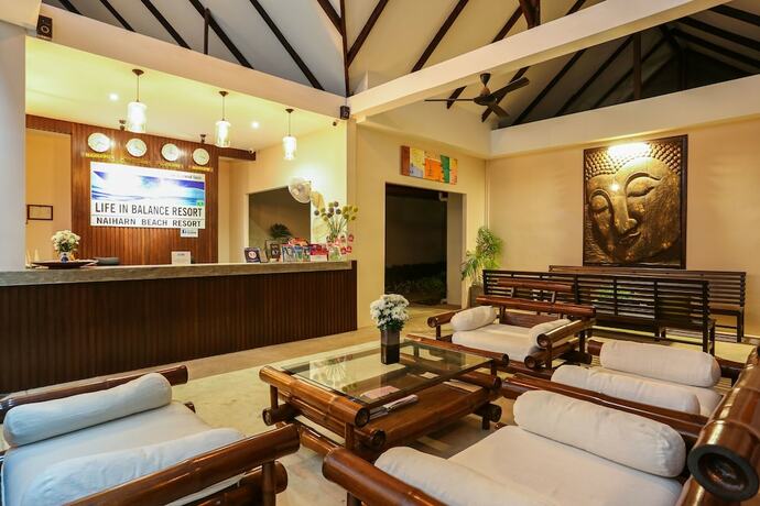Imagen general del Hotel Naiharn Beach Resort. Foto 9