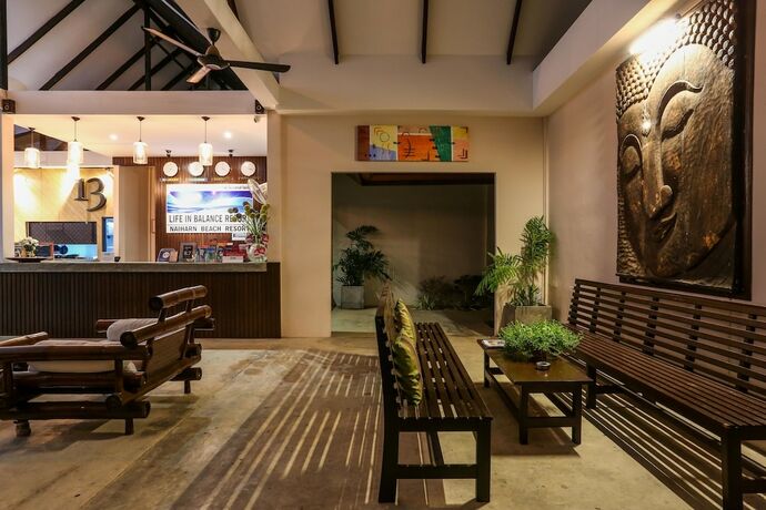 Imagen general del Hotel Naiharn Beach Resort. Foto 18