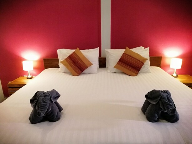 Imagen de la habitación del Hotel Naiharn Beach Resort. Foto 24