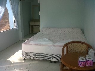 Imagen de la habitación del Hotel Naiharn On The Rock Resort. Foto 9