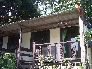 Imagen general del Hotel Naiharn On The Rock Resort. Foto 3