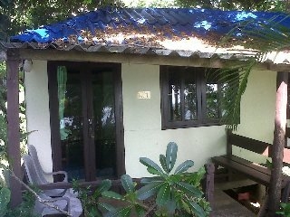 Imagen general del Hotel Naiharn On The Rock Resort. Foto 5